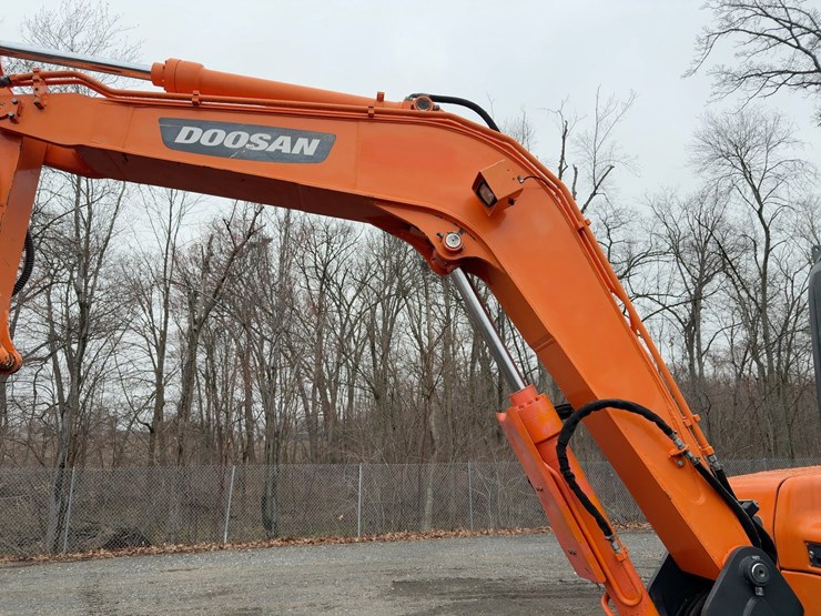 2019-doosan-dx85r-3-image-15