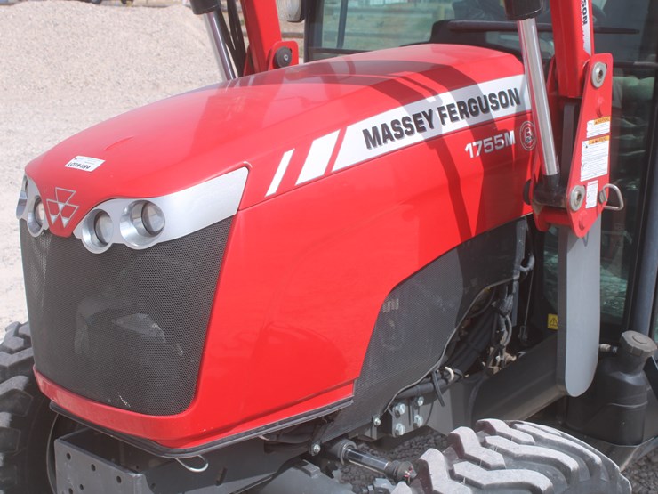 2018-massey-ferguson-1755m-image-57