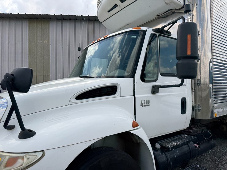 2004-international-durastar-4300-image-29