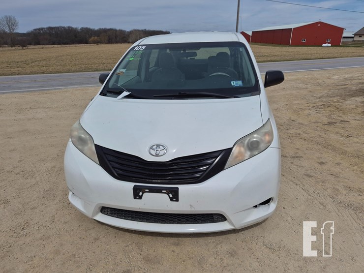 toyota-sienna-image-3