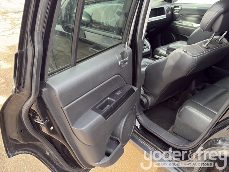 2017-jeep-compass-image-16