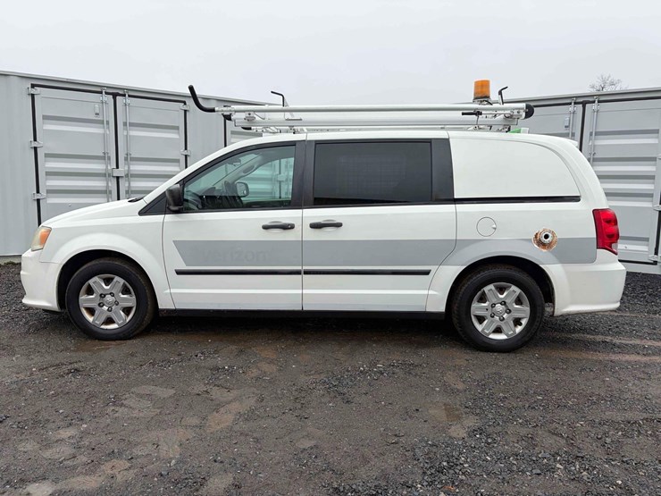2013-dodge-caravan-image-5