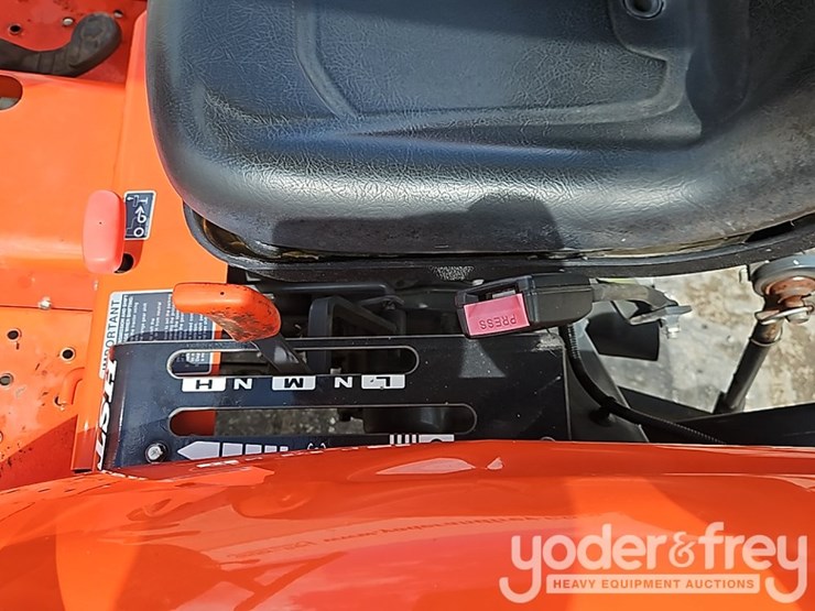 2020-kubota-l3901-image-19