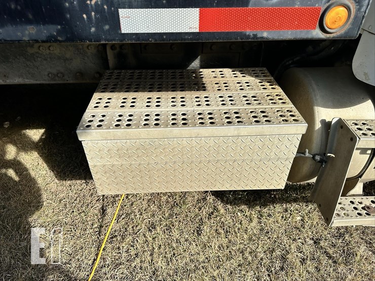 1991-freightliner-fld120-image-19