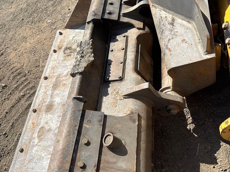 volvo-mct135d-image-9