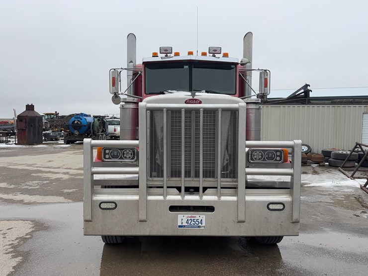 1991-peterbilt-379-sleeper-image-2