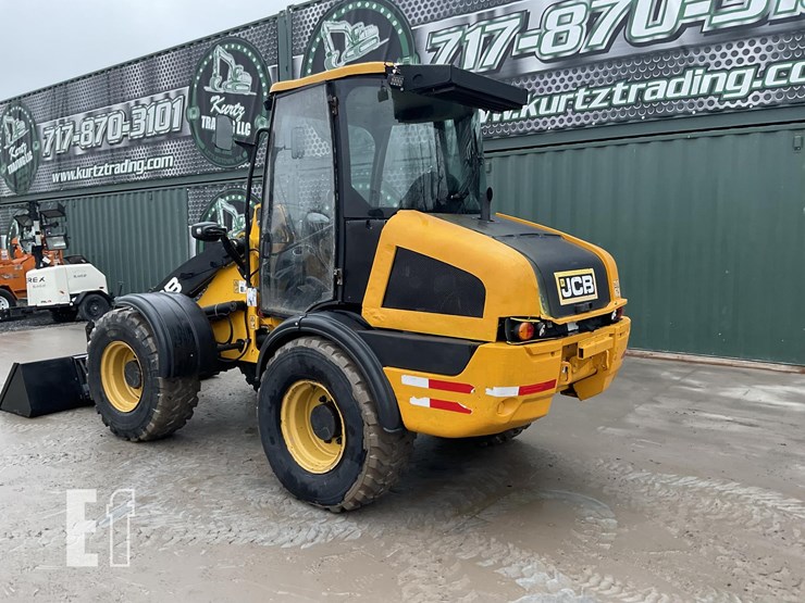2010-jcb-409-image-2
