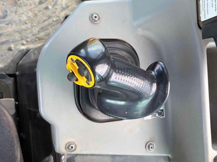 2020-komatsu-d51pxi-24-image-14