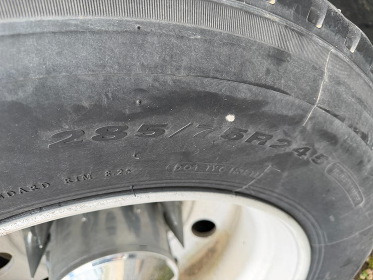 2012-kenworth-900b-image-5