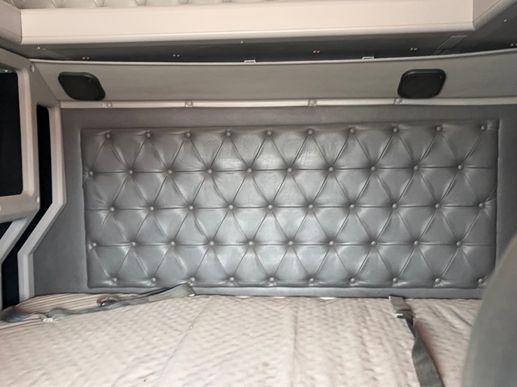 2000-international-9000-image-10