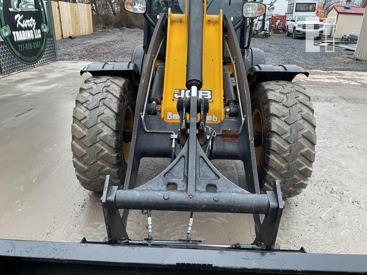 2010-jcb-409-image-10