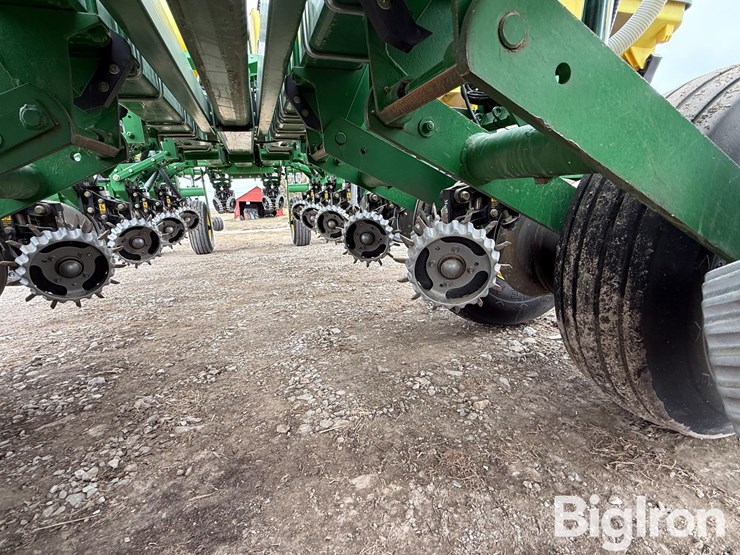 2009-john-deere-1770nt-ccs-image-18