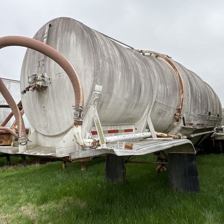1971 BUTLER TANKER