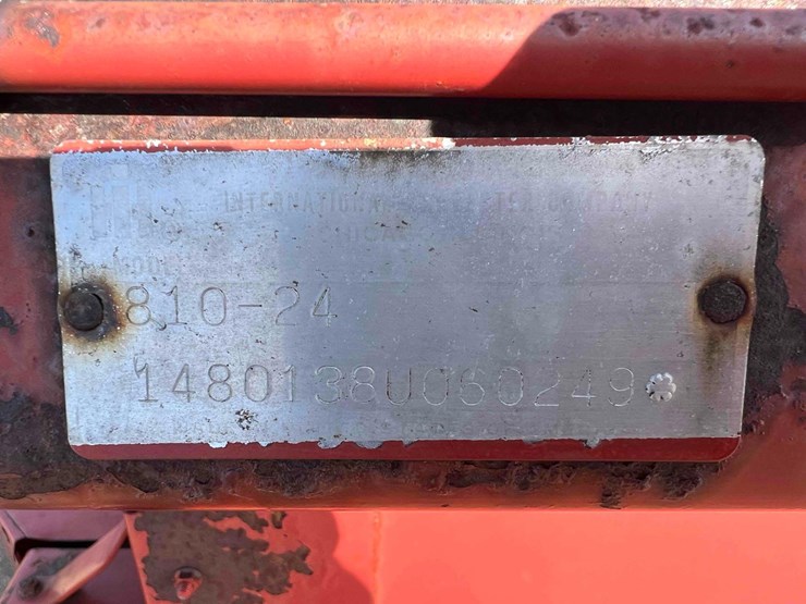 international-810-image-8