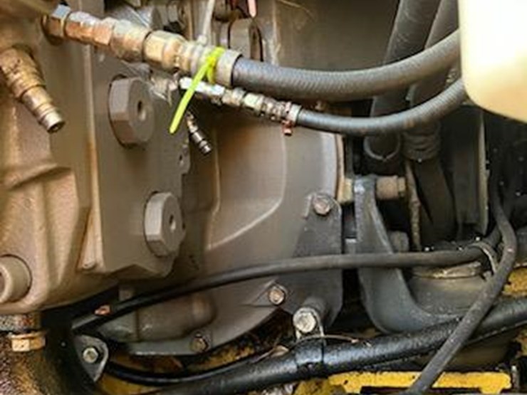 #315-•-2004-komatsu-pc-200-lc-excavator-image-11