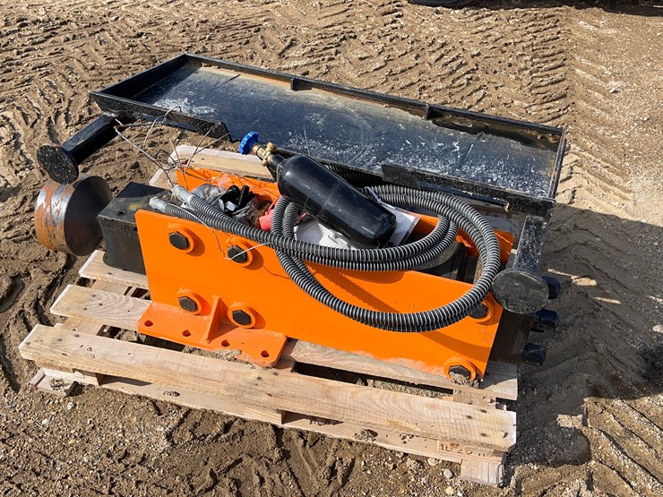 skid-steer-post-pounder-image-4