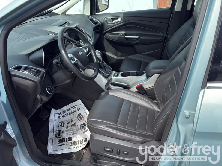 2013-ford-cmax-image-33