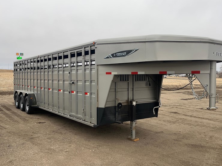 2013-titan-trailer-image-3