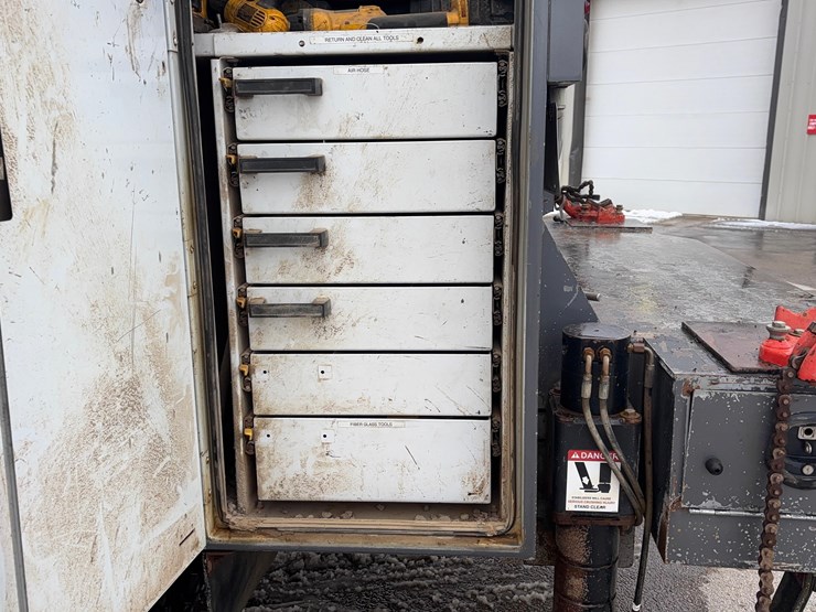 2014-peterbilt-389-image-22