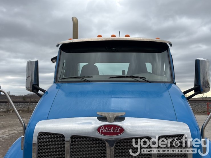 2018-peterbilt-579-image-41
