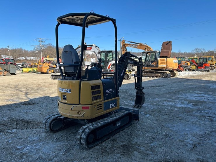 2017-deere-17g-image-4