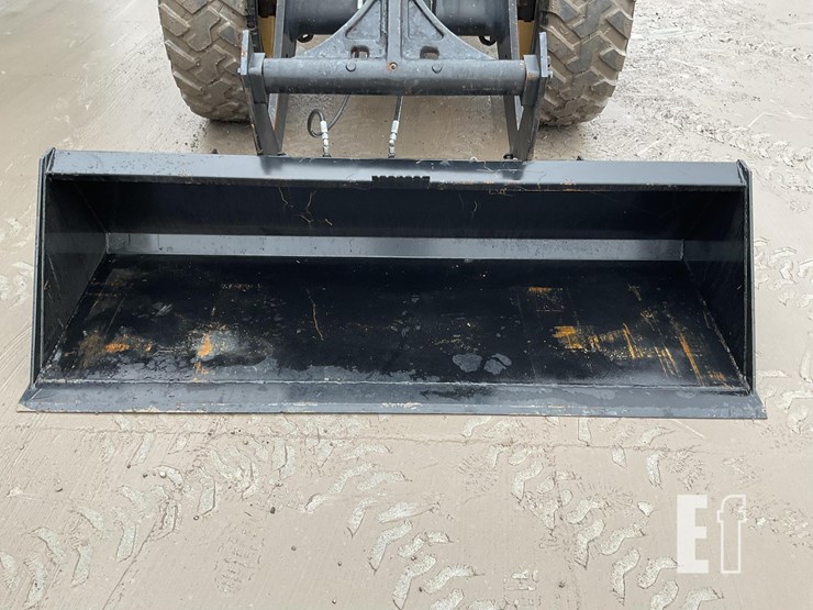 2010-jcb-409-image-9