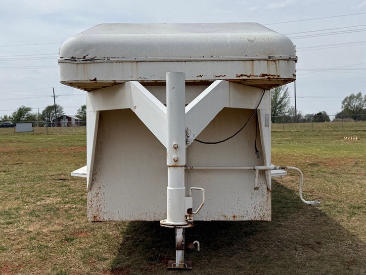 1993-cm-livestock-trailer-image-8