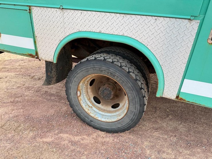 ford-f450-xl-image-11