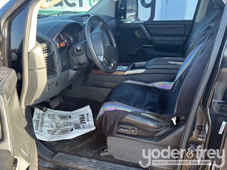 2011-nissan-titan-image-46