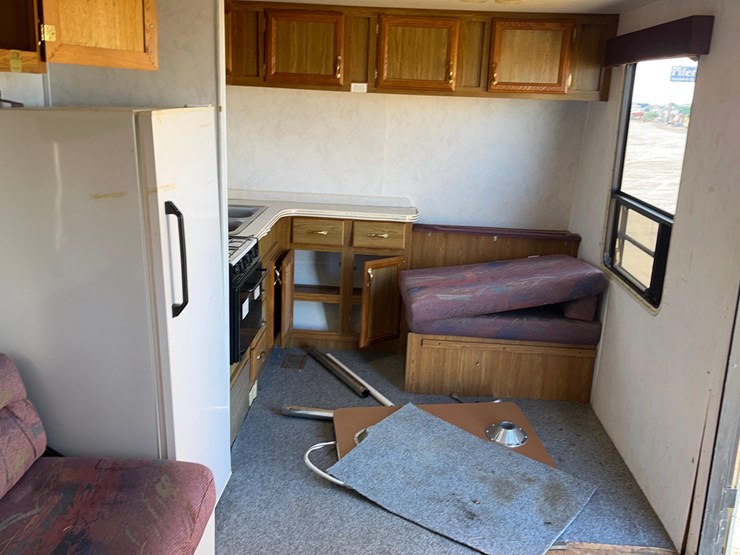 1997-gulf-stream-camper/office-image-41