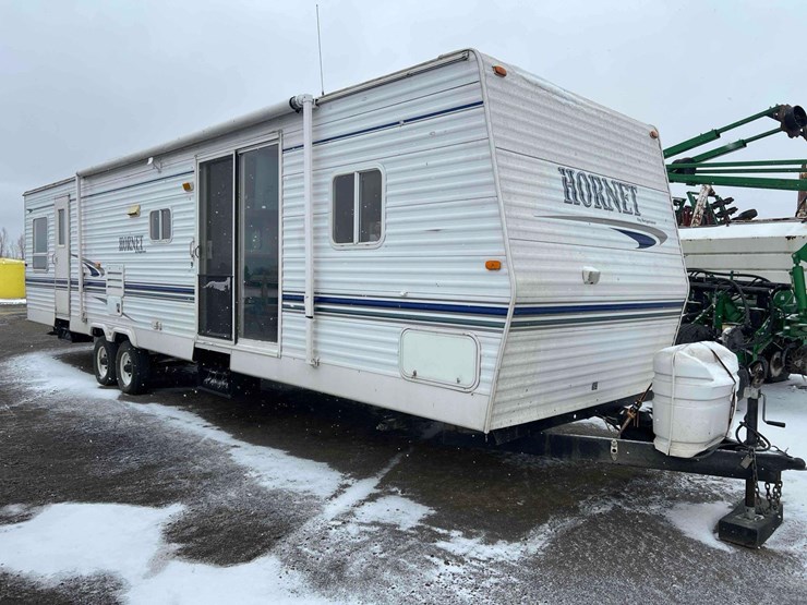 2003-keystone-hornet-travel-trailer-image-3