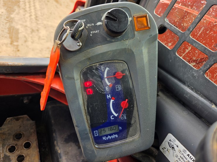 kubota-ssv75-image-40