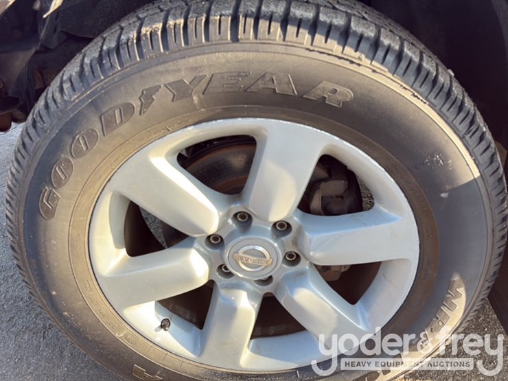 2011-nissan-titan-image-7