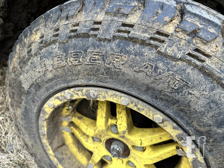 2019-john-deere-gator-xuv-835r-image-11