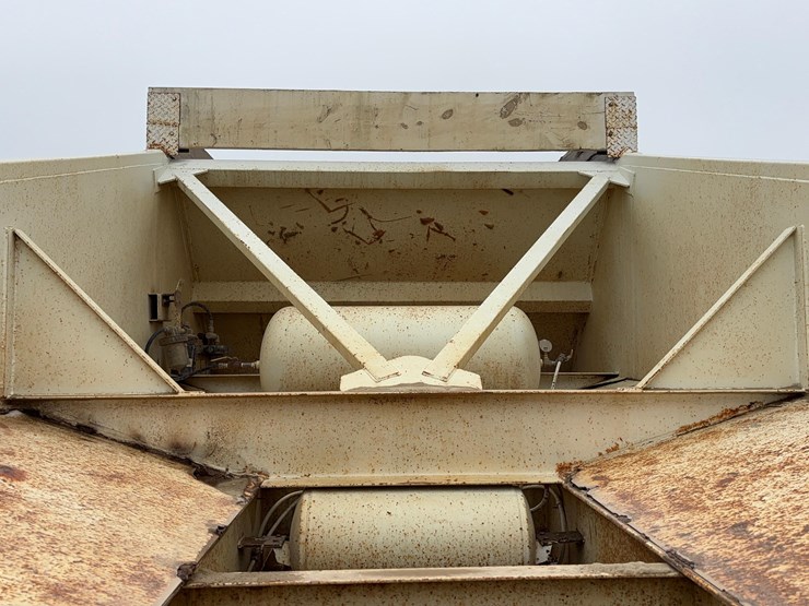 2010-dakota-belly-dump-trailer-image-10