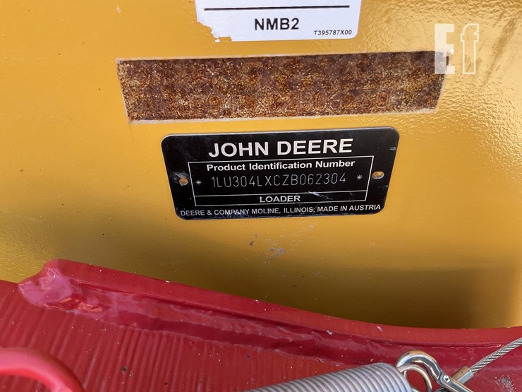 2021-deere-304l-image-15