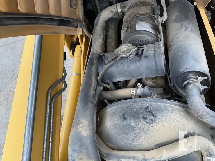 2003-deere-110-image-16