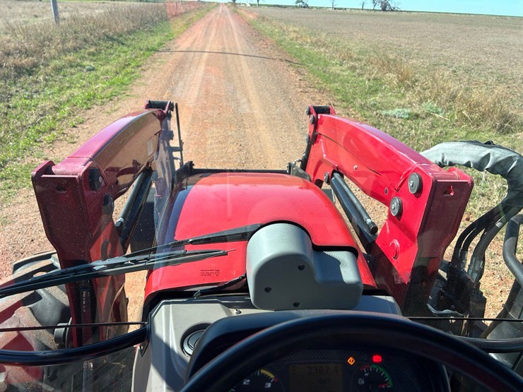 2019-case-ih-farmall-120u-image-36