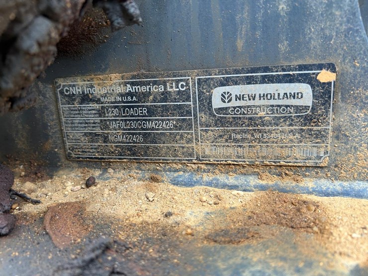 2016-new-holland-l230-image-24