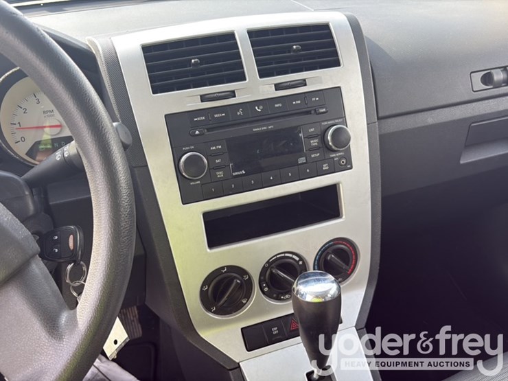 2009-dodge-caliber-image-31