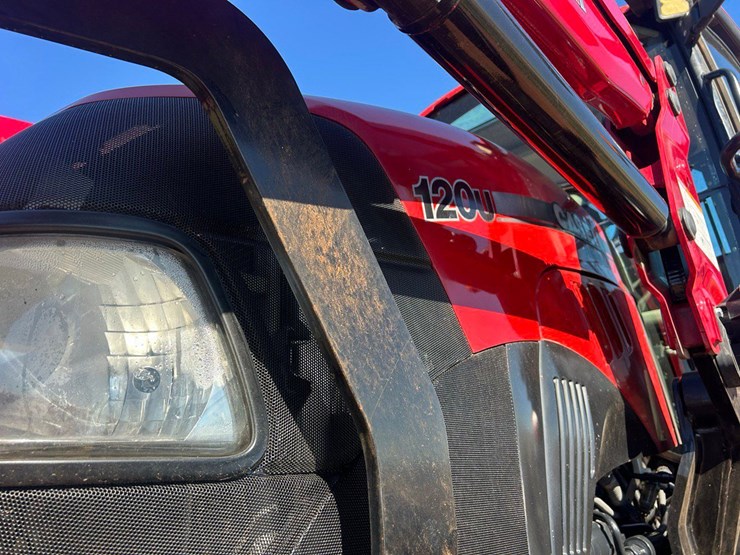 2019-case-ih-farmall-120u-image-27