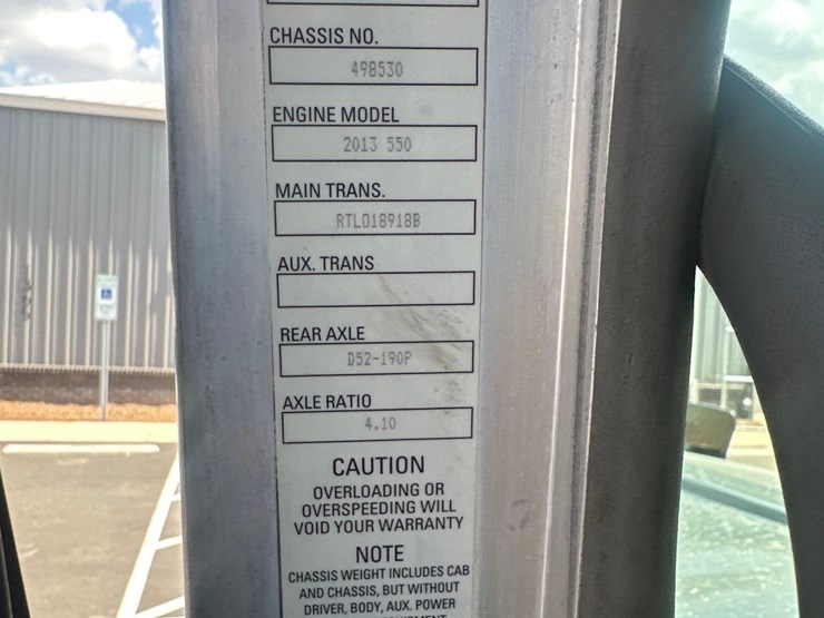 2016-kenworth-w900l-image-40