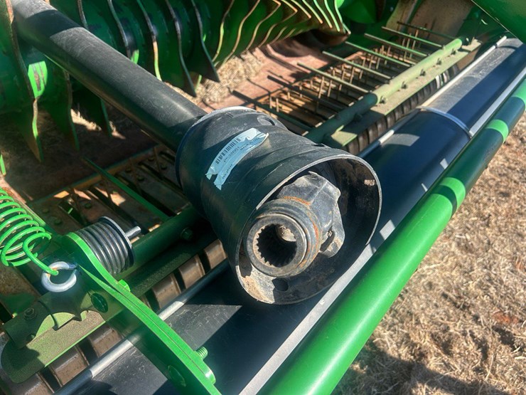 2024-john-deere-561r-image-18