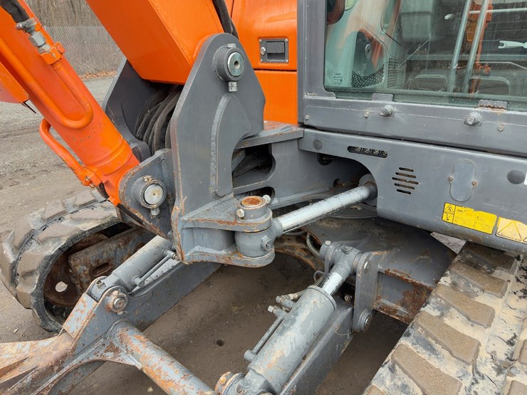 2019-doosan-dx85r-3-image-16