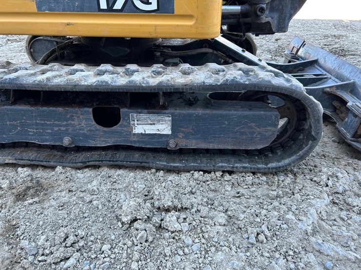 2017-deere-17g-image-14