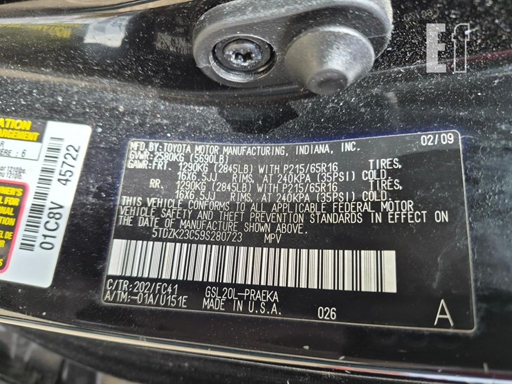 2009-toyota-sienna-image-15