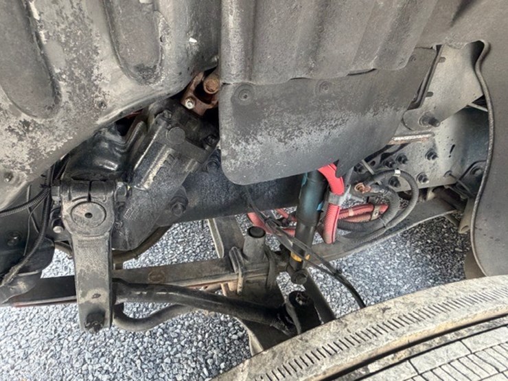 2008-freightliner-m2-106-image-23