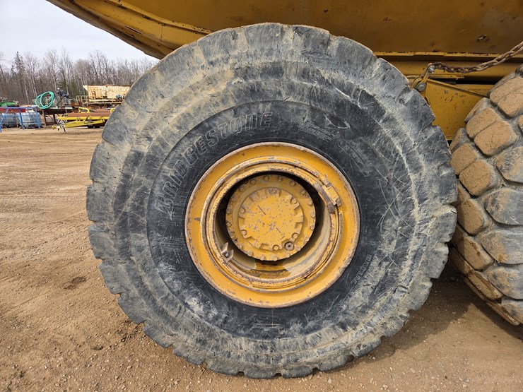 caterpillar-740-image-76