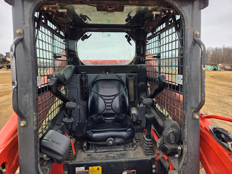 kubota-ssv75-image-35