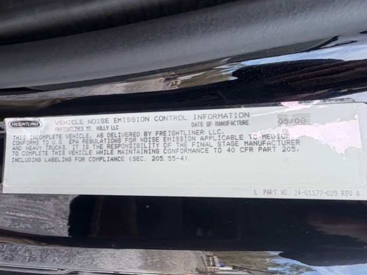 2008-freightliner-m2-106-image-62